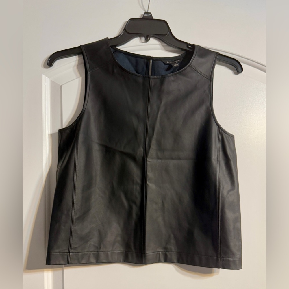 Banana Republic Faux Leather Shell Top S Black‎ NWT Sleeveless Zip Back Chic